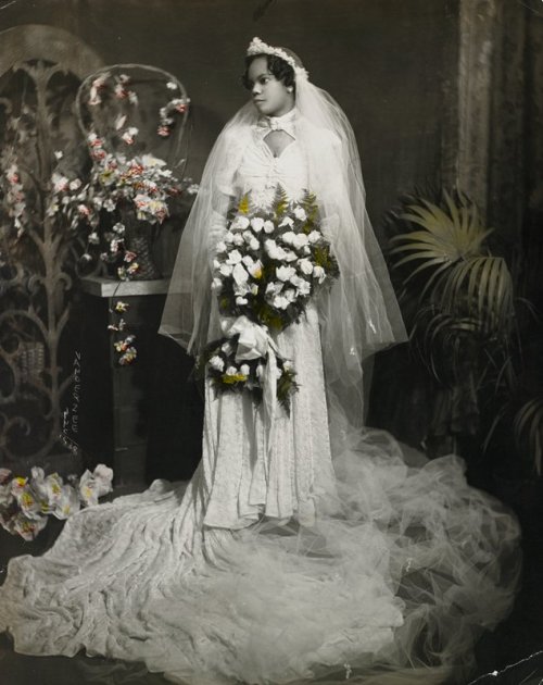 Vintage Wedding Portrays by James Van Der ZeeUntitled (Wedding Party) (1923) Wedding Portrait (1923)