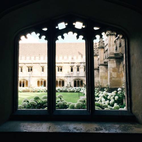 softradical:floralls:Magdalen College, Oxfordby  driabchenko@deerkin !!!