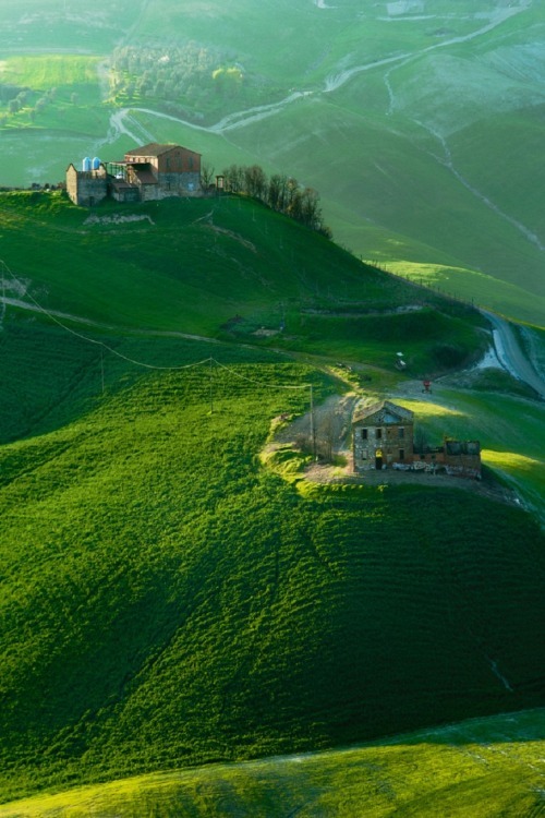 sublim-ature:Tuscany, ItalyJaroslaw Pawlak   My type of place