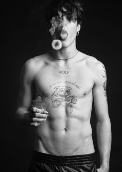 smokingcelebs:  Dustin Phil    Ph: Melissa Marcello