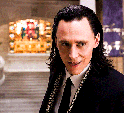cannonballonfire:Tom Hiddleston in ‘The Avengers’, (2012). Dir. Joss Whedon.