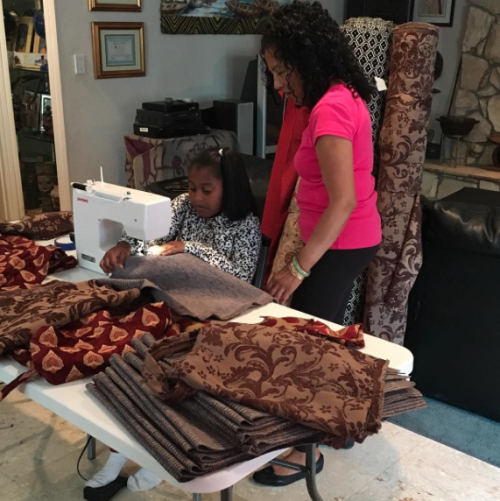 elaxisfae: youngblackandvegan: frantastique: micdotcom: 9-year-old girl gives care bags to homeless 