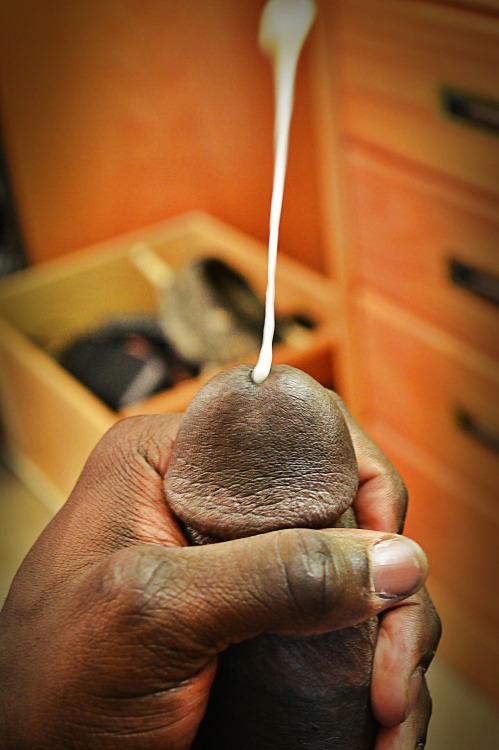 pleasuresafterracks:  I’m back! 9 inches of pleasure! :-O 