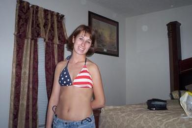 mymarinemindpart2:  Adorable and sexy Navy girl pt 2