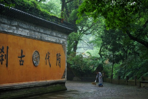 fuckyeahchinesegarden: Chinese temple by weber的web