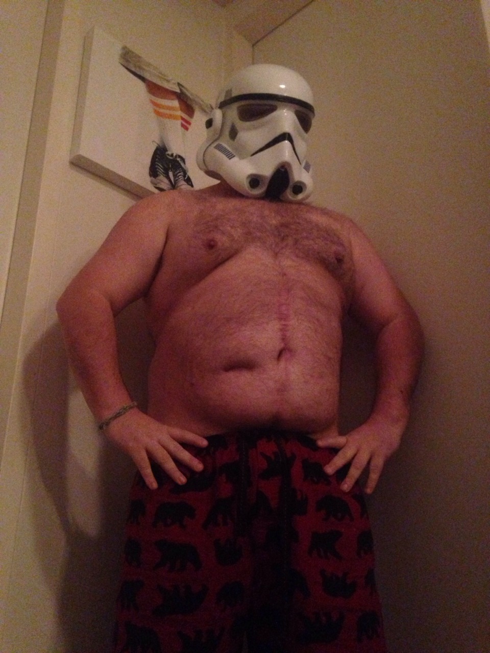 coachbear:  Tummy Tuesday Stormtrooper edition 