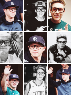 dailyonedirection:  Niall Horan + glasses 