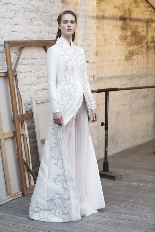 Ashi Studio Spring/Summer 2018 CoutureRobe for the White Wizard