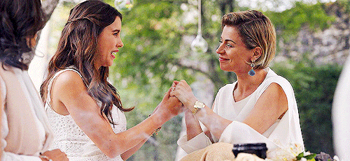 cinematv: the evolution of ana and mariana in madre solo hay dos on netflix