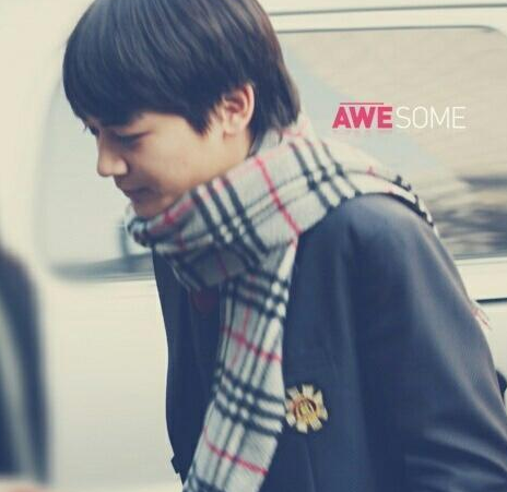 justanother2minshipper:  So Tae,  that scarf you always carry in cold days, it is