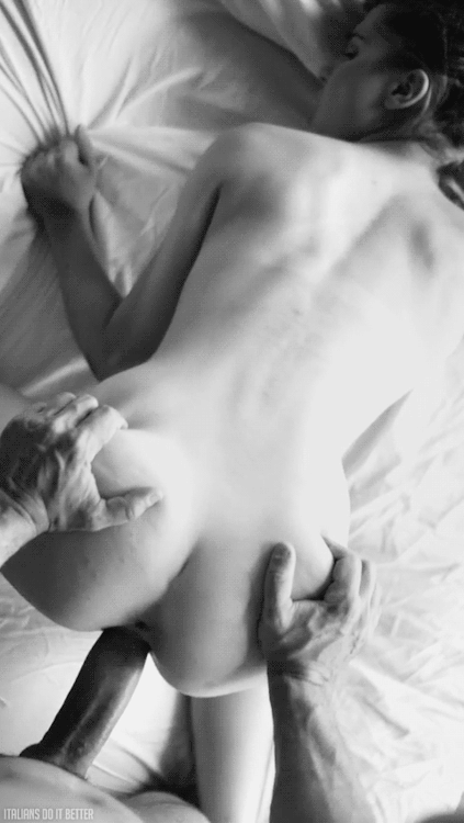 AffairHookups  is a community for cheaters, with no names or identity provided for public. pick a wo