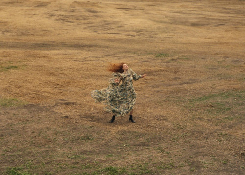 fatmdaily:Florence Welch photographed by Vincent Haycock 