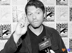 mishas-assbutts:(◕‿◠)