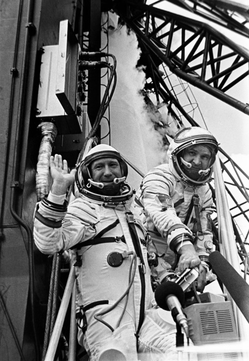 The two Soviet crewmen for the Apollo-Soyuz Test Project mission are photographed at the launch pad 