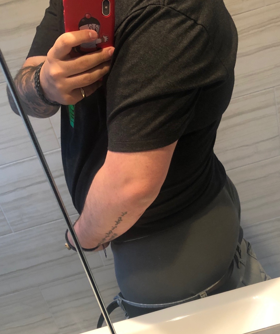 grizzlocke:   😂😂😂😂I’m sorry, but hey my thighs got bigger and stronger