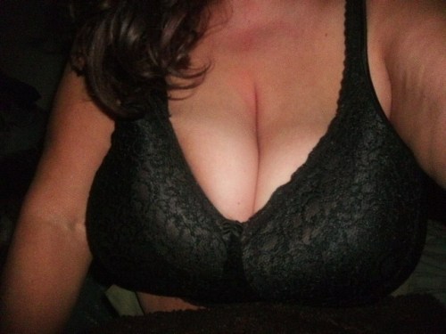 mylonelybreasts:  will i take it off? adult photos
