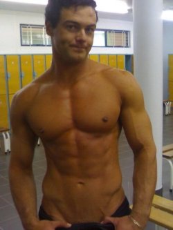 rwfan11:  Justin Gabriel- he must live at the gym…what is that like 0% body fat!…so jealous, yet, so turned on! 