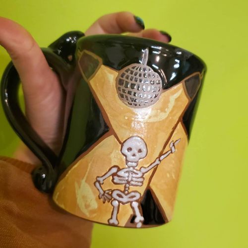 My absolute favorite mug of 2020 sold last night, my disco skeleton and a dad joke on the bottom&hel