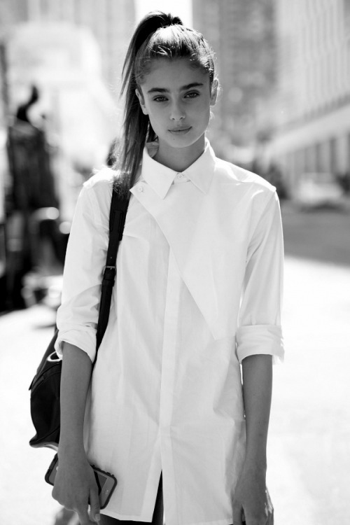 blackandwhitebombshells:  Taylor Marie Hill.Requested by all-vs. Send in your requests here. 