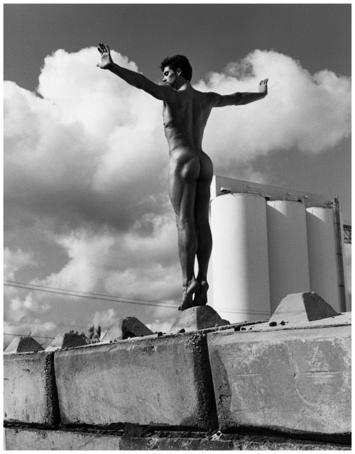 robertocustodioart:  Roberto Bolle by Bruce Weber 2009