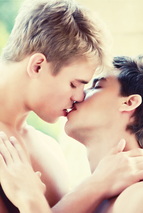 dianatroy:  Gentle Kiss, Lovers Kiss! Dolph Lambert &amp; Kris Evans Like this? 