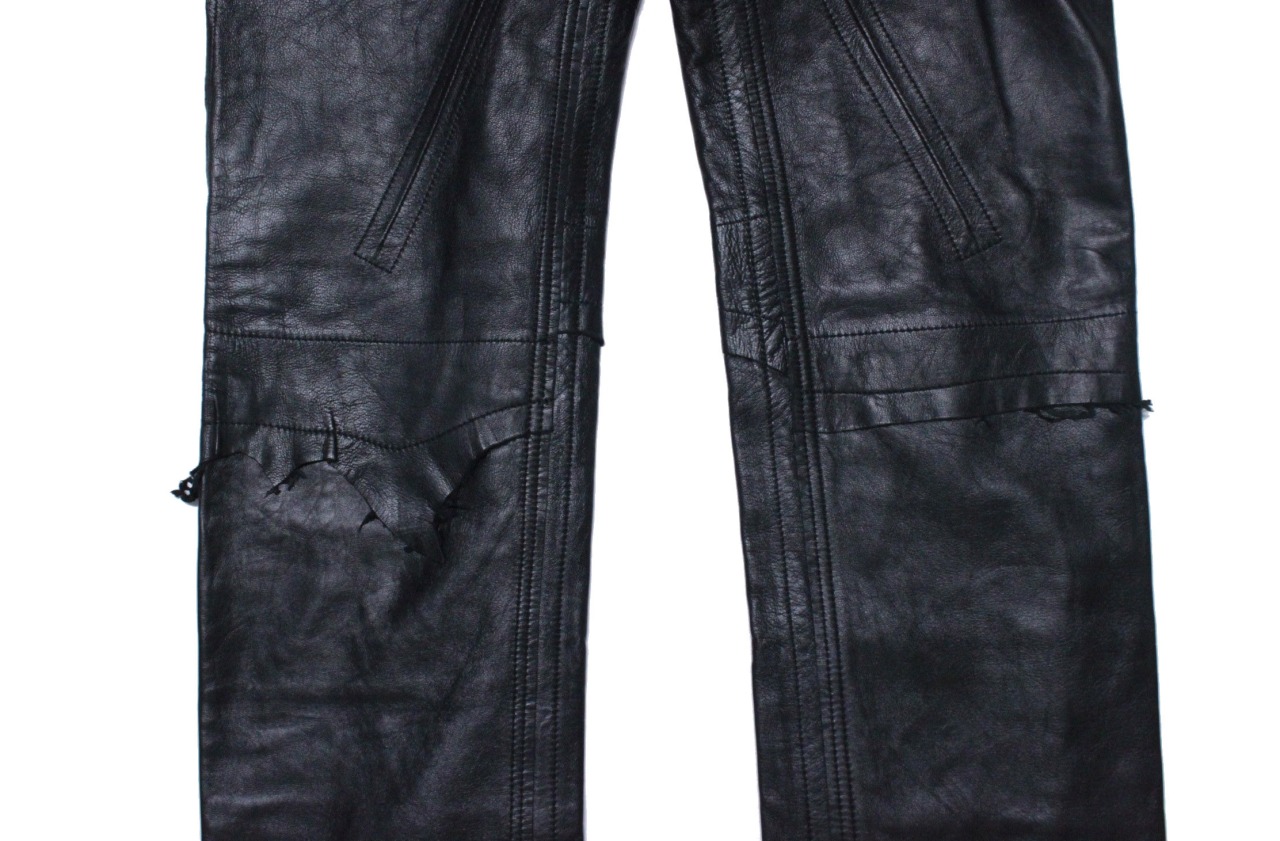 circus-e-boutique:  sp.0005aAW15rough out jean. (Lambskin.)color. black.size. 52.price.