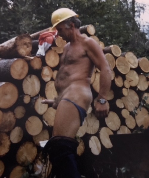 lozoyakilo: i-the-throwaway: Woof! Thanks for the submission! óÓÒò Grand
