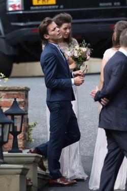 harryswinston-deactivated202110:  Eleanor and Louis at the wedding 