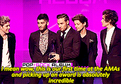 XXX inpayne:   One Direction wins an AMA for photo