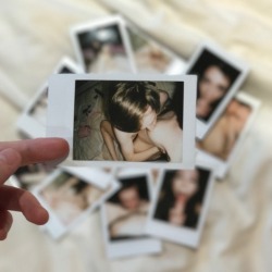 i-hate-the-beach:  took some polaroids with