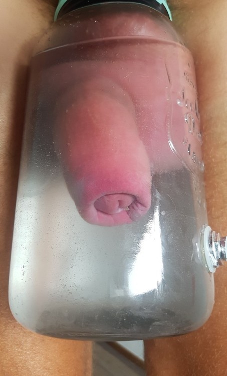 holybreadbluebird: Having some fun in a jar..