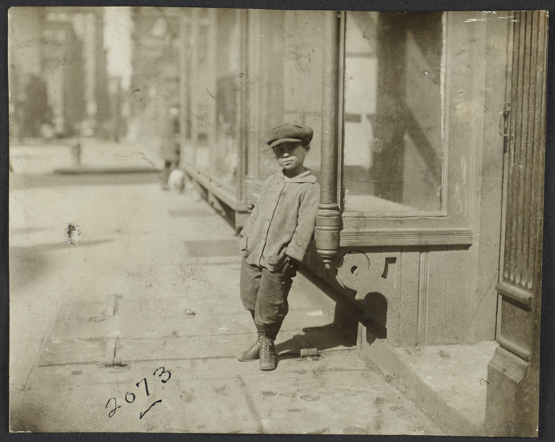 onceuponatown:  New York: Street kids. Early 1900s. Photography by Jessie Tarbox