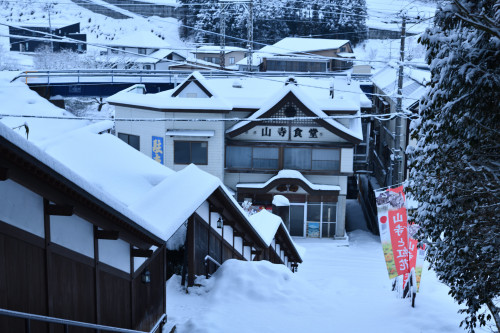 tokyoproxy:Snow season（雪の季節）by Daigo Harada.
