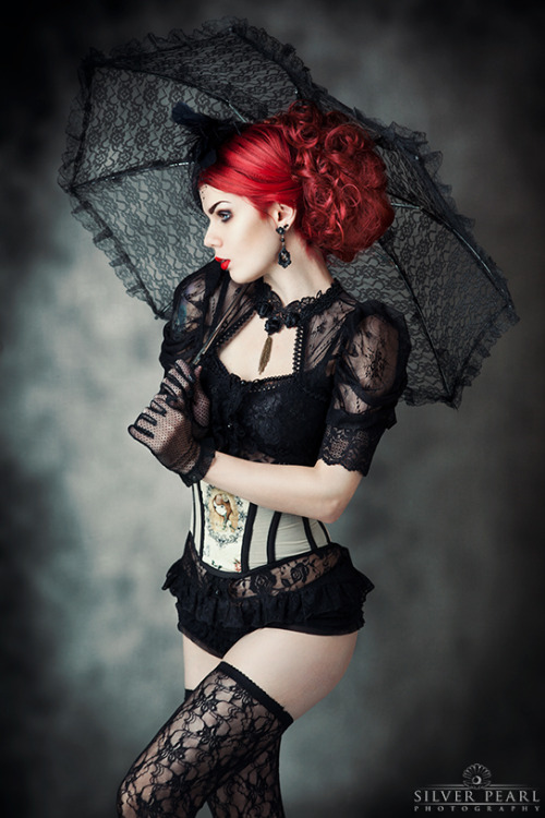Photo: Silver Pearl PhotographyModel: ElisanthJewelry: Alchemy GothicCorset: FORGETop: The Gothic Sh
