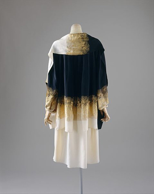 Chanel gown lace vanilla color 1927