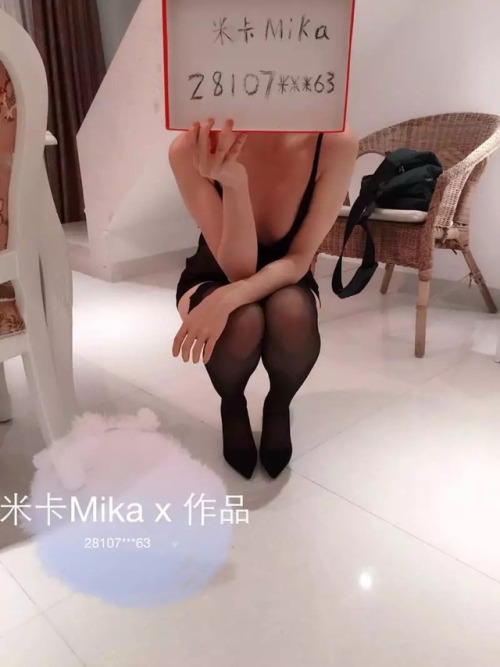 mika-sex: 我们是情侣：女友叫小Mika，20岁，在校学生，小咪咪萝莉，样子有点像20岁的林由奈。想找18-25岁gz or 能来gz配合度高的帅哥互动，一定要帅哥，不然请勿扰，帅哥可以私信我