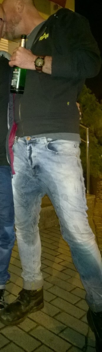 pissjean:  wetcgn: Outside  Very hot. I want to be with you for holding together
