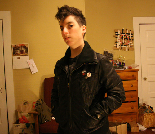 nothing-rhymes-with-grantaire:Round 1 of sort of punk! Grantaire cosplay, I guess.I’ll try better to