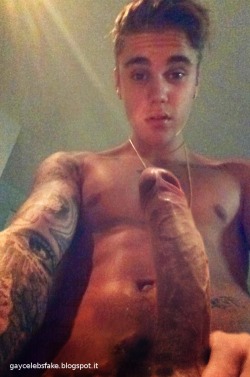 beepe03:  Espacial Justin…. con  dildo  y  todo  Mr. Bieber!😘