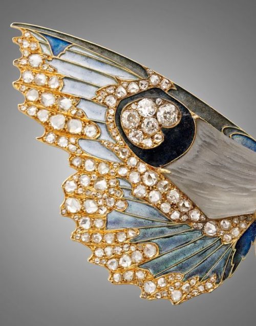 ephemeral-elegance: Diamond and Plique a Jour Brooch, ca. late 19th Century René Lalique via 