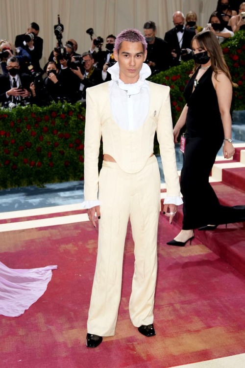 gemtlemen at the met ballRiz Ahmed in 4SDesigns (“This is an homage to the immigrant workers t