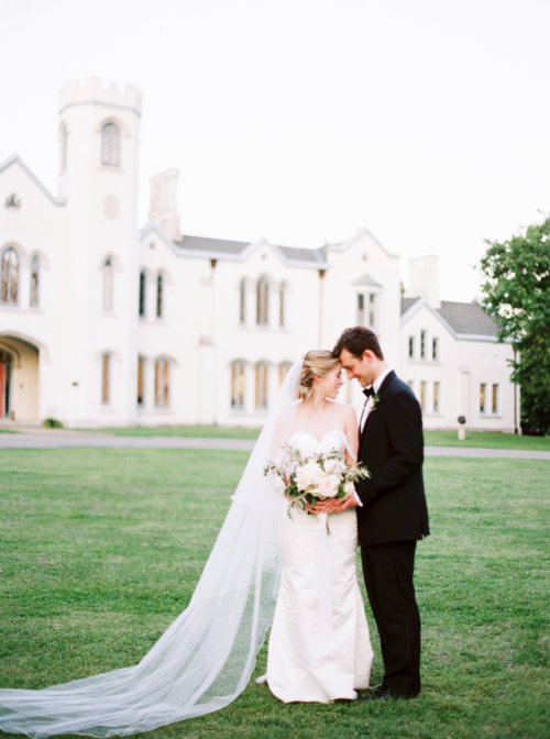 <p>Lexington Wedding with classic design! #LoudounHouse #carollynnevents #tracyburchphotography #LexingtonWeddings #KentuckyWeddings #weddingplanner #KentuckyWeddingPlanner #sharethelex</p>