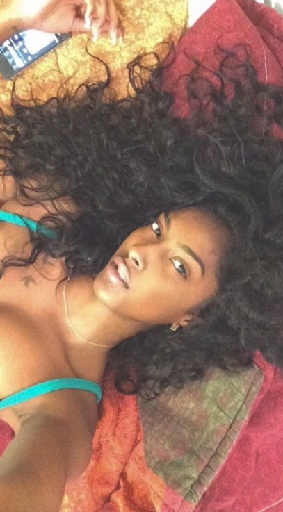 bigdaddymonica: coldestttsummerr:  😓  Ok but woah 😍😍😍😩 