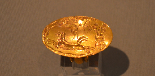 greek-museums:National Archaeological Museum / Archaeological Site of Mycenae:Golden signet rings wi
