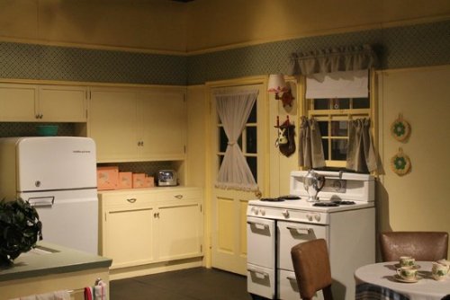 therealhollywoodbandit:                                             ‘’ I LOVE LUCY’’   I always wondered as a kid how did this apt look in color.                    This is the actual set saved in a museum  