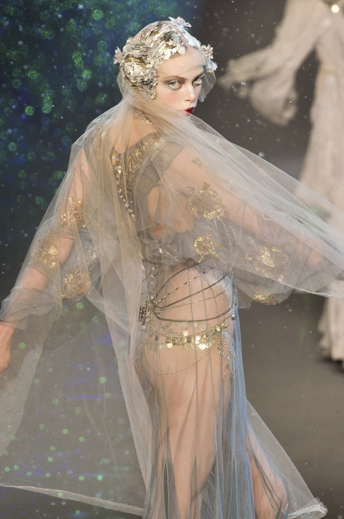 zoetica:  I’ve been collecting these images from Galliano’s perfect, gaudy, vaguely-Russia-inspired F/W 2009 tidbits for a few months now, mostly for art and styling reference, but also because they make me happy. 