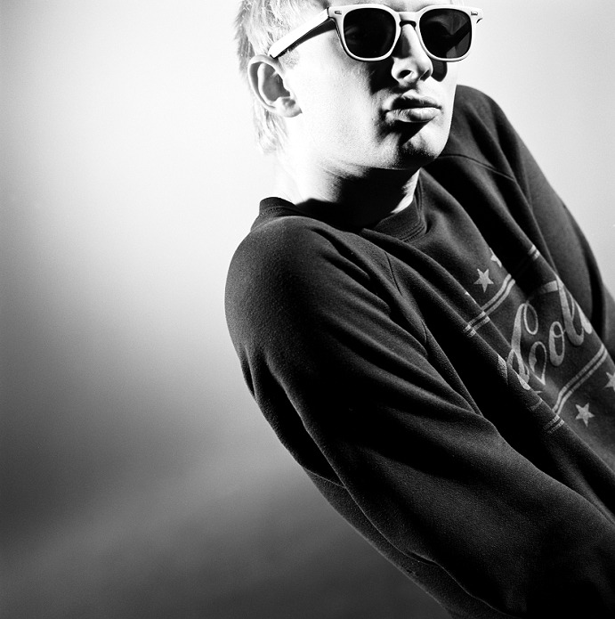 sadimagination:  Thom Yorke by Steve Double (1995) 