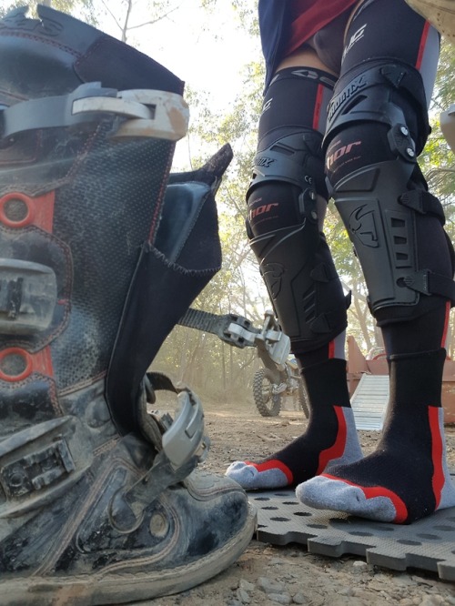 ducatiwetsuit:Gearing up for day off road riding