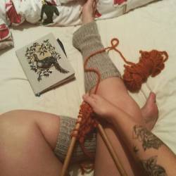 bellageorgina:  Pathetic excuse of knitting. But I love this wool and needles ! Plus watching first dates makes me really happy #me #legwarmers #knitting #needles #wool #legs #tattoos #orange   You’re going to apply? :)