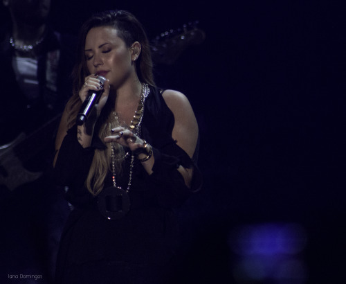 Demi performing in Belo Horizonte, Brazil (05/01/14)